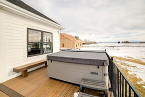 Teton Valley Getaway w/ Private Deck & Hot Tub!
