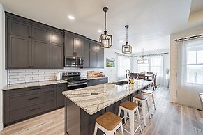 Teton Valley Getaway w/ Private Deck & Hot Tub!