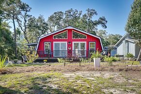 Oak Island Vacation Rental w/ Decks, Walk to Beach