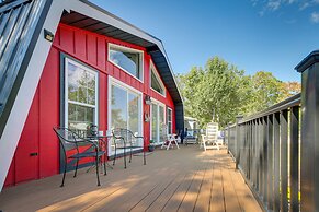 Oak Island Vacation Rental w/ Decks, Walk to Beach