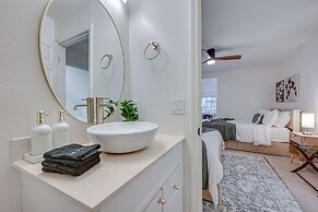 Exciting Valrico Villa w/ Private Pool & Game Room