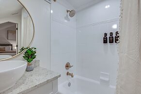 Exciting Valrico Villa w/ Private Pool & Game Room