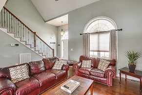 Large Clarksville Family Home ~ 4 Mi to Speedway!