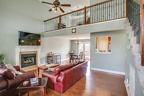 Large Clarksville Family Home ~ 4 Mi to Speedway!