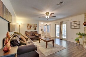 Beaumont Rental Home ~ 2 Mi to Gulf Terrace Park!