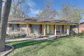 Beaumont Rental Home ~ 2 Mi to Gulf Terrace Park!