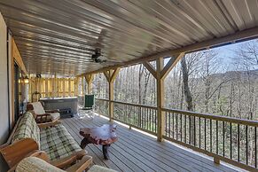 Deep Gap Cabin w/ 2 Decks & Community Amenities!