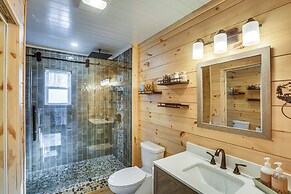 Deep Gap Cabin w/ 2 Decks & Community Amenities!