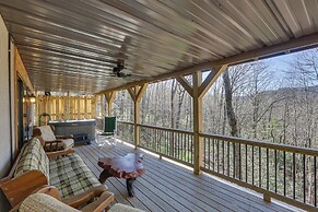 Deep Gap Cabin w/ 2 Decks & Community Amenities!
