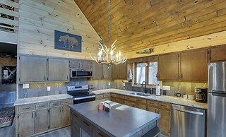 Deep Gap Cabin w/ 2 Decks & Community Amenities!
