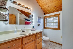 Cherokee Lake Cabin w/ Deck & Kayaks!