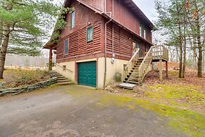 Secluded, Pet-friendly Cresco Log Cabin: Fire Pit!