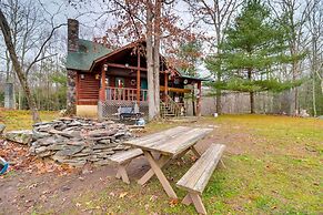 Secluded, Pet-friendly Cresco Log Cabin: Fire Pit!