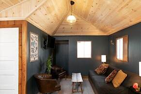 2406 - Oak Knoll #8 3 Bedroom Cabin by RedAwning