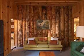 2407 - Oak Knoll #9 2 Bedroom Cabin by RedAwning