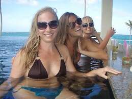 Sky Beach Club Villa Waterfall 2 4 Bedroom Home