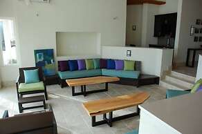 Sky Beach Club Villa Waterfall 2 4 Bedroom Home