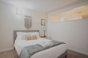 5BR CozySuites The Block-SkybridgeAccess