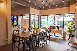 Ti Thong Hostel