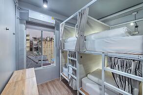 Ti Thong Hostel
