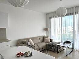 Lovely and Stylish Apartment With Calming Garden View