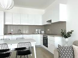 Lovely and Stylish Apartment With Calming Garden View