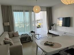 Lovely and Stylish Apartment With Calming Garden View