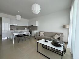 Lovely and Stylish Apartment With Calming Garden View