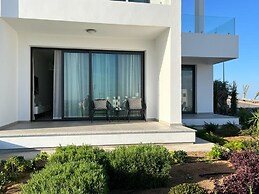 Lovely and Stylish Apartment With Calming Garden View