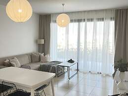 Lovely and Stylish Apartment With Calming Garden View