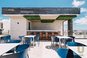 Stylish Studios Pool Near Beach