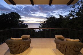 Villa Belvedere Pacific Sunsets 2 Private Pools