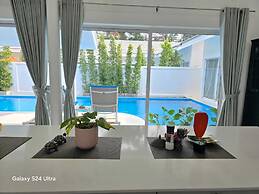 Bougain Villas Salad Beach