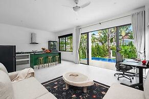 Bougain Villas Salad Beach