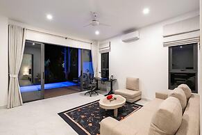 Bougain Villas Salad Beach