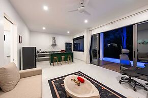 Bougain Villas Salad Beach