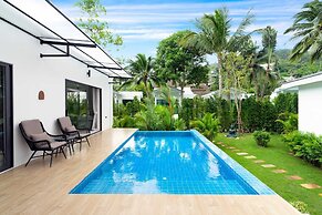 Bougain Villas Salad Beach