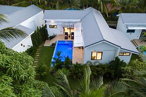 Bougain Villas Salad Beach