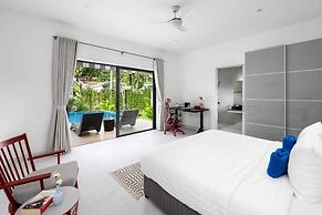 Bougain Villas Salad Beach