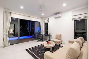Bougain Villas Salad Beach