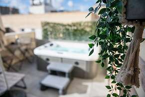 Mandera's Boutique Suites & Dorms