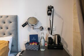 Mandera's Boutique Suites & Dorms