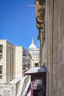 Mandera's Boutique Suites & Dorms