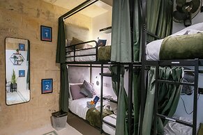 Mandera's Boutique Suites & Dorms