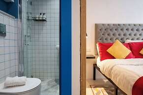 Mandera's Boutique Suites & Dorms