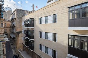 Mandera's Boutique Suites & Dorms