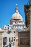 Mandera's Boutique Suites & Dorms