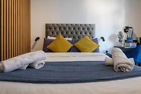 Mandera's Boutique Suites & Dorms