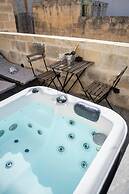 Mandera's Boutique Suites & Dorms