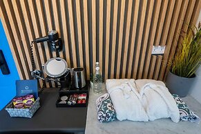 Mandera's Boutique Suites & Dorms